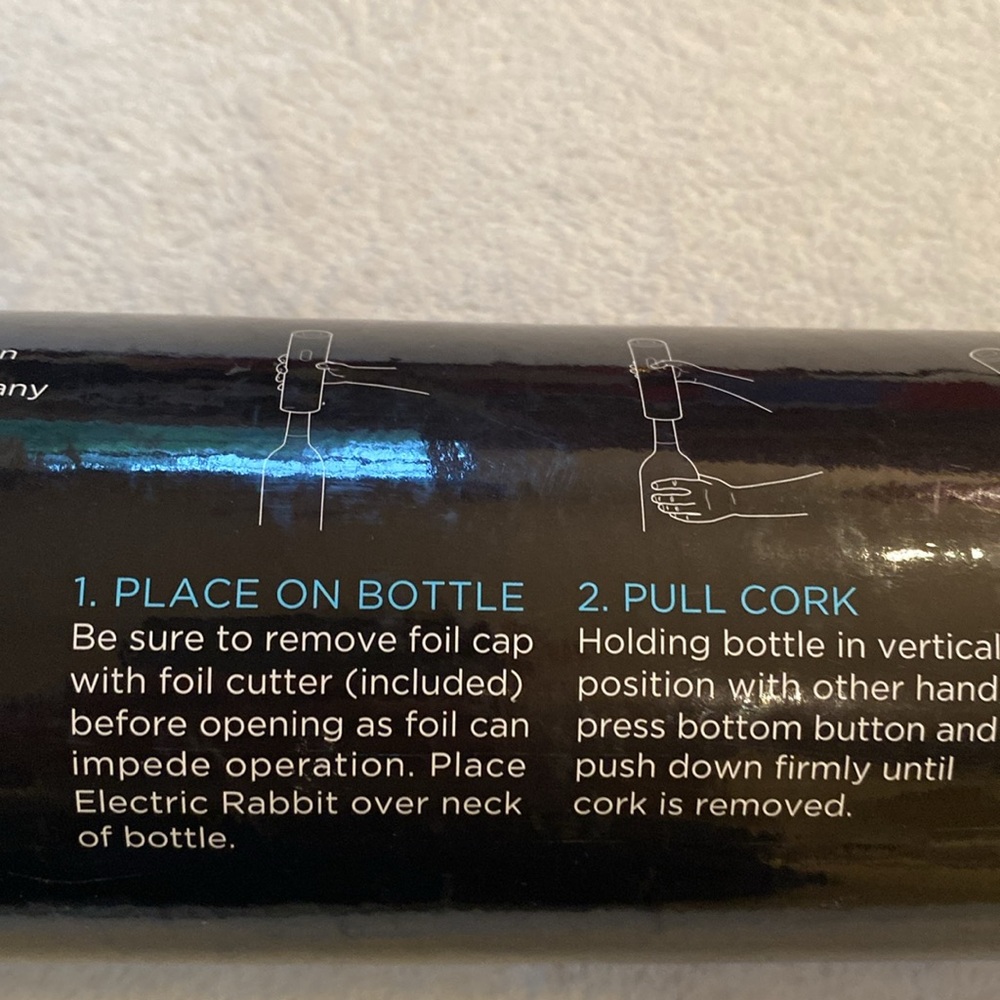 Rabbit Electric Rabbit rechargeable corkscrew NIB - Picture 10 of 15